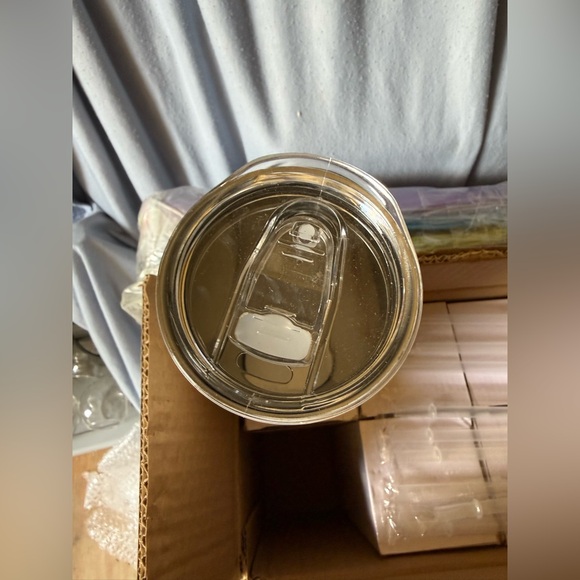 10 pack 20 oz Tall White Insulated Travel Tumbler with Clear Lid - Picture 2 of 6